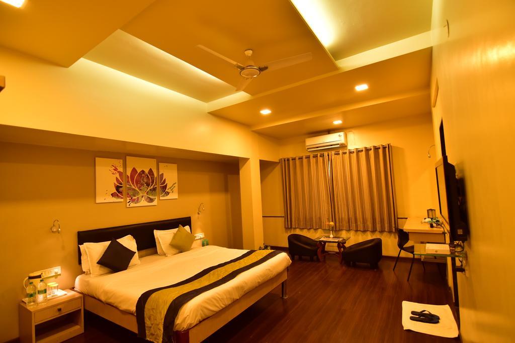 My Bizz Hotel Sapna Pune Exterior photo