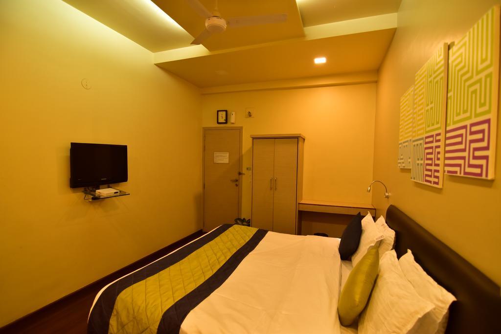 My Bizz Hotel Sapna Pune Exterior photo