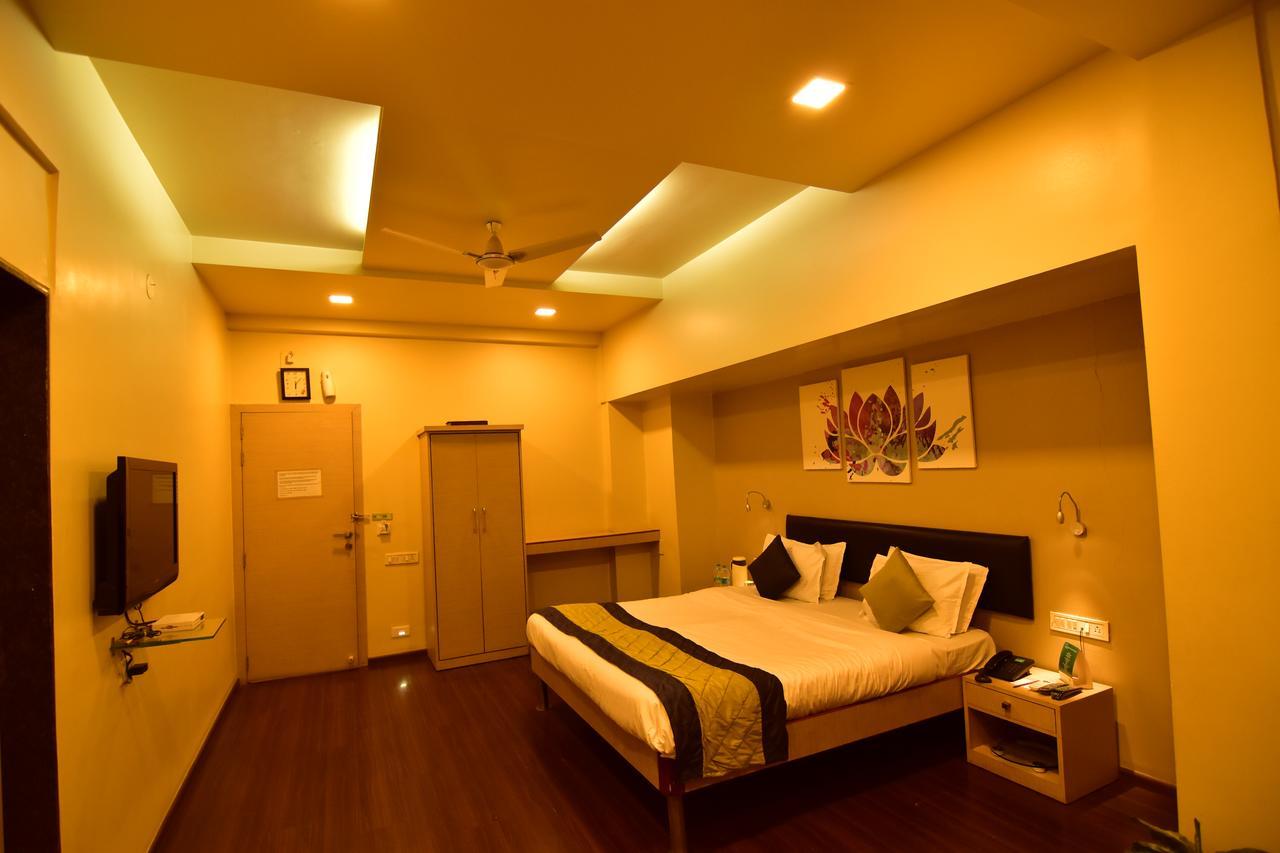 My Bizz Hotel Sapna Pune Exterior photo