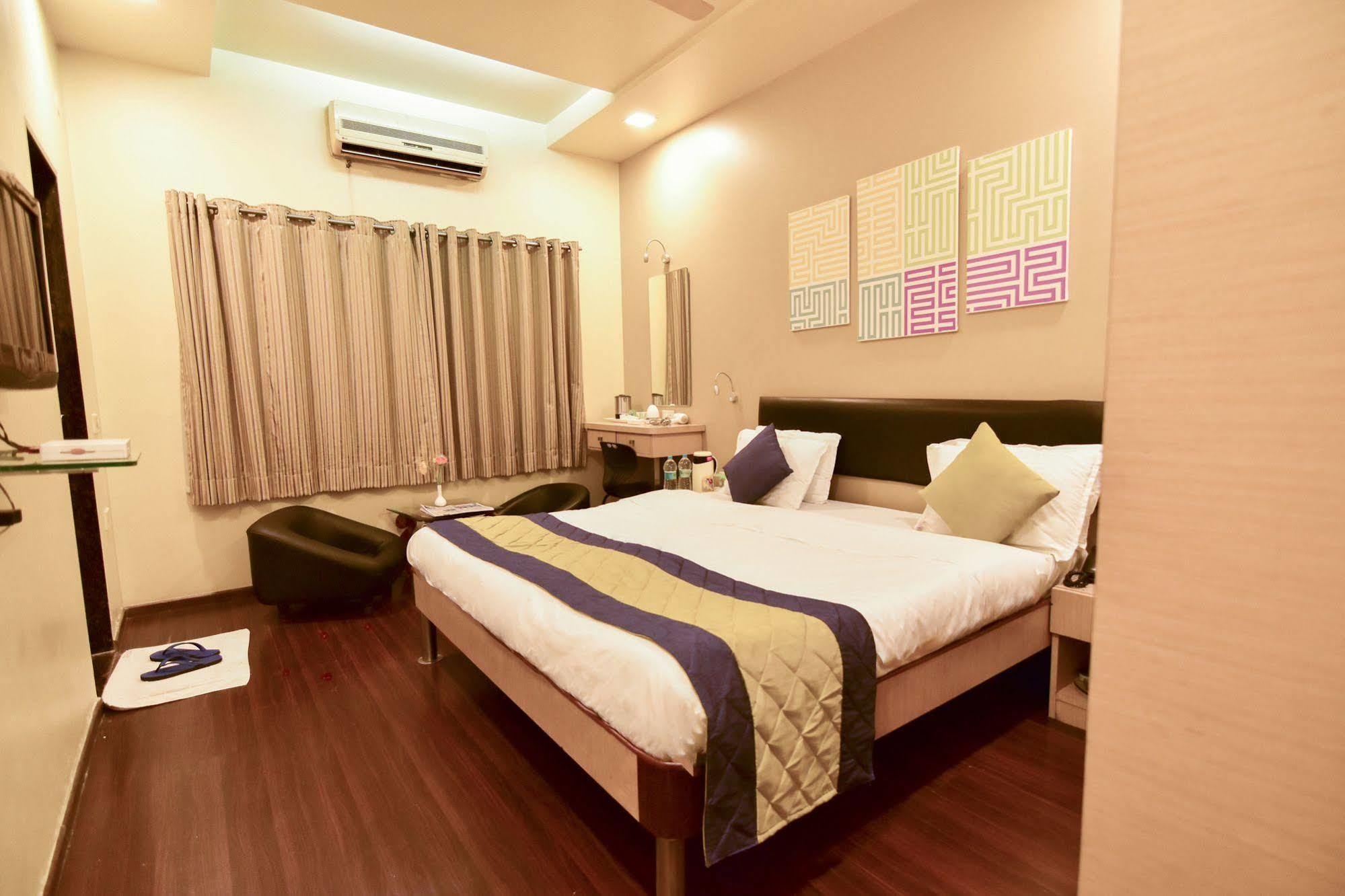 My Bizz Hotel Sapna Pune Exterior photo