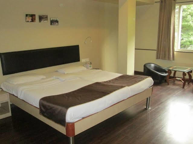 My Bizz Hotel Sapna Pune Exterior photo