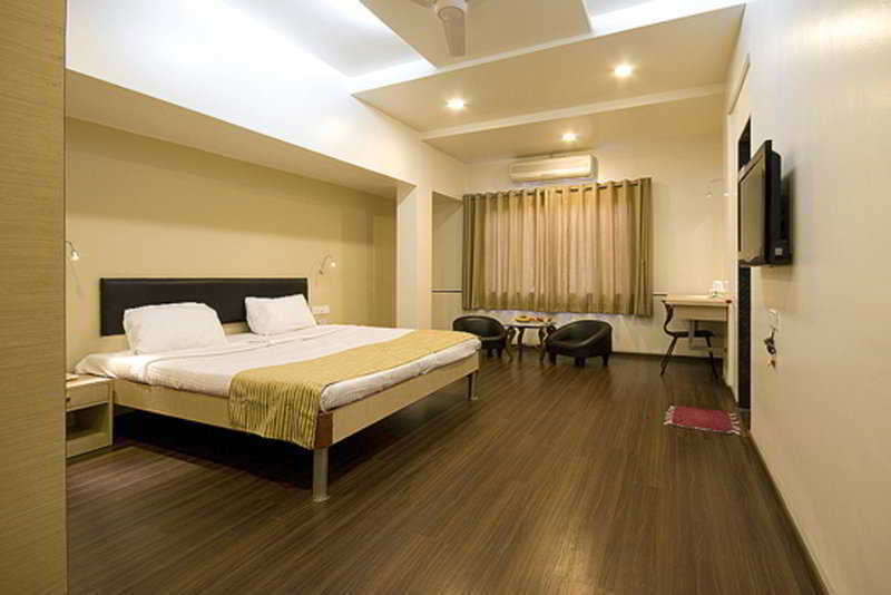 My Bizz Hotel Sapna Pune Exterior photo